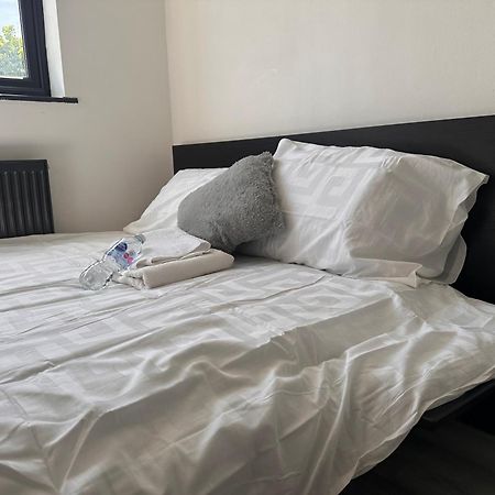 Spacious Double Near Train Station 버밍엄 외부 사진