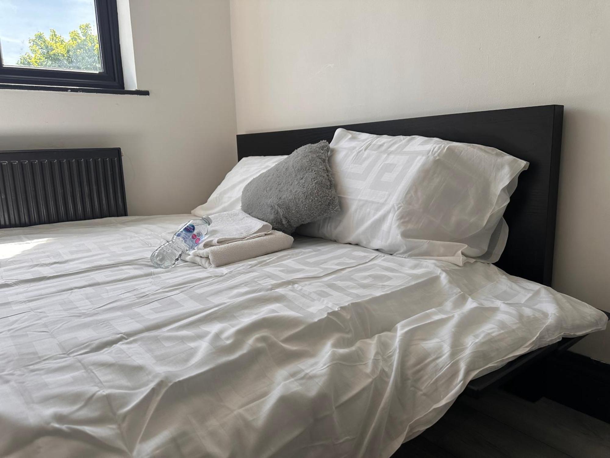Spacious Double Near Train Station 버밍엄 외부 사진