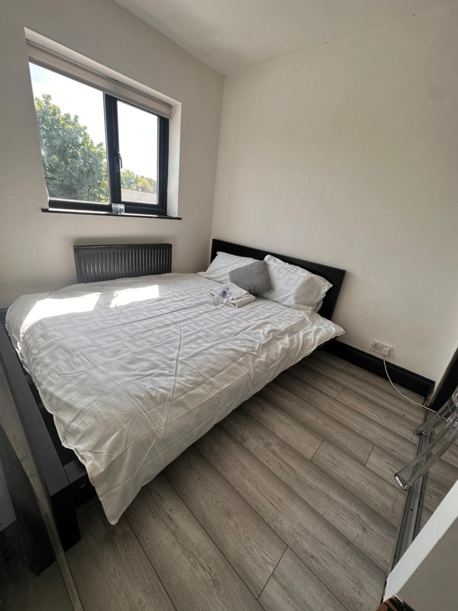 Spacious Double Near Train Station 버밍엄 외부 사진